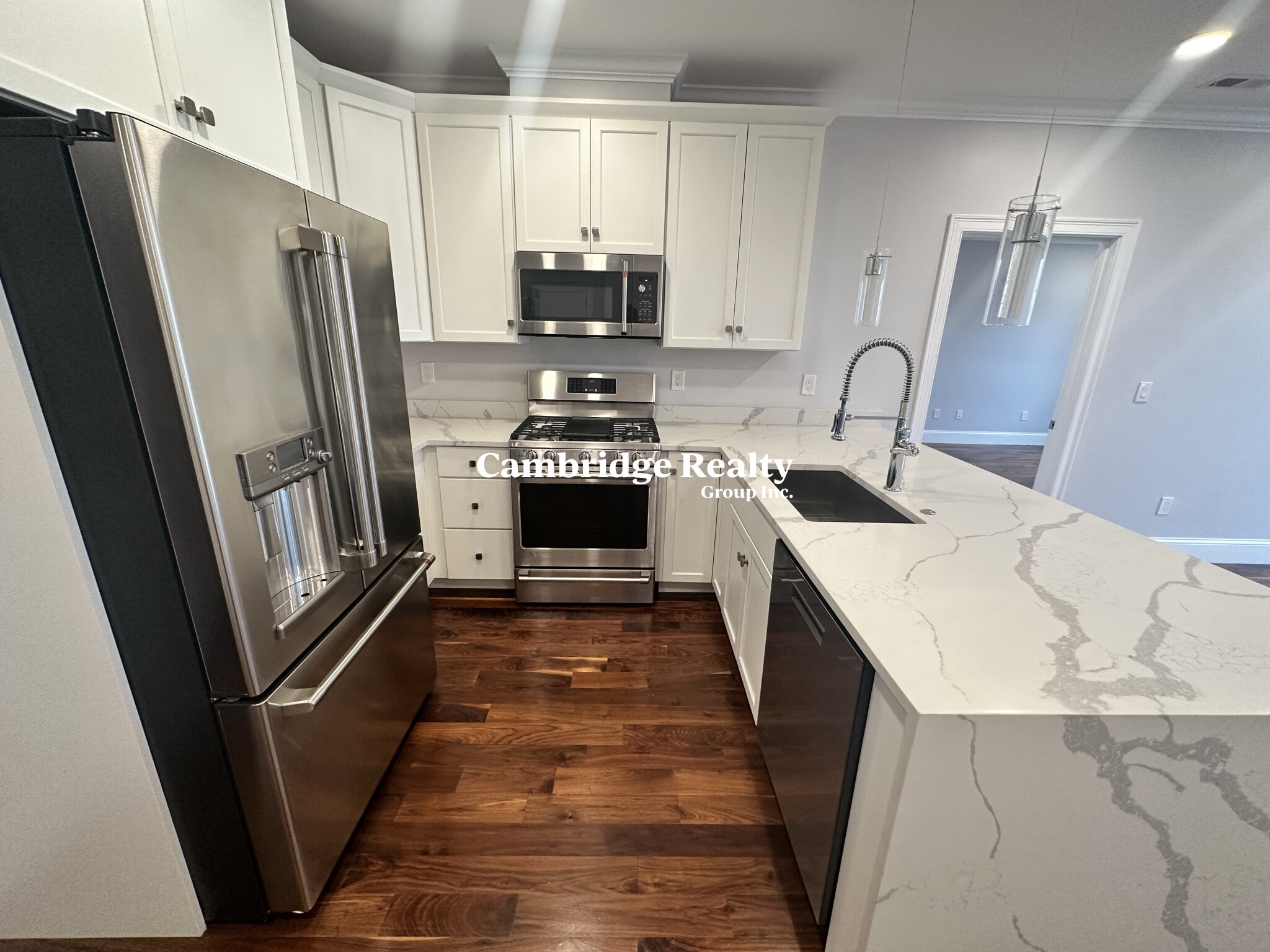 519 Broadway, Magoun Square