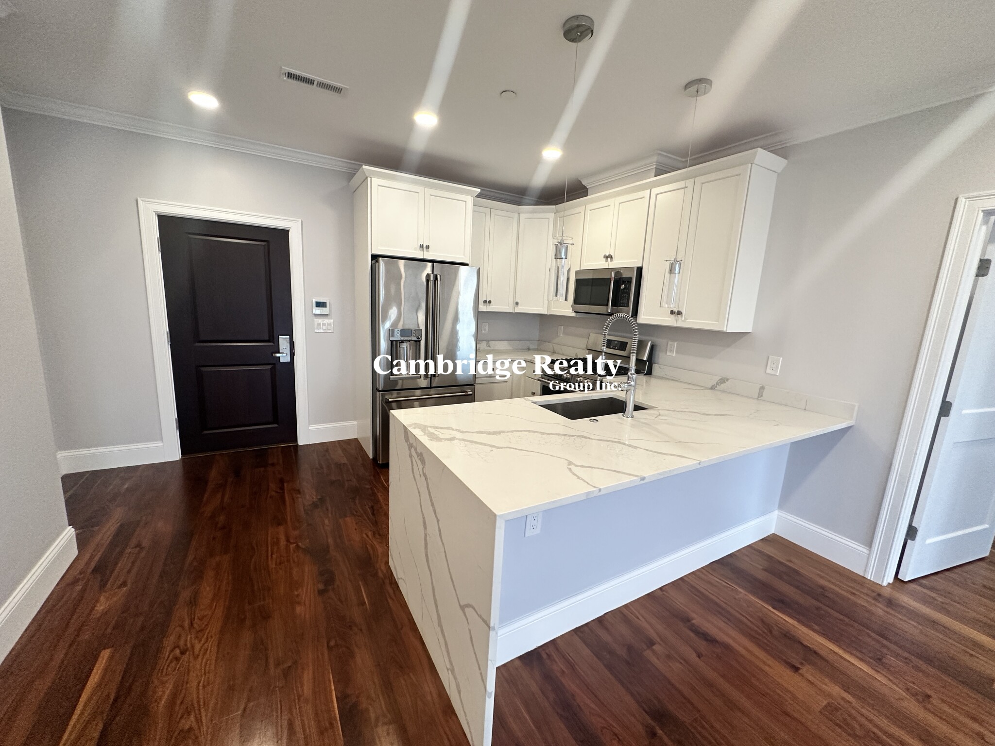 519 Broadway, Magoun Square