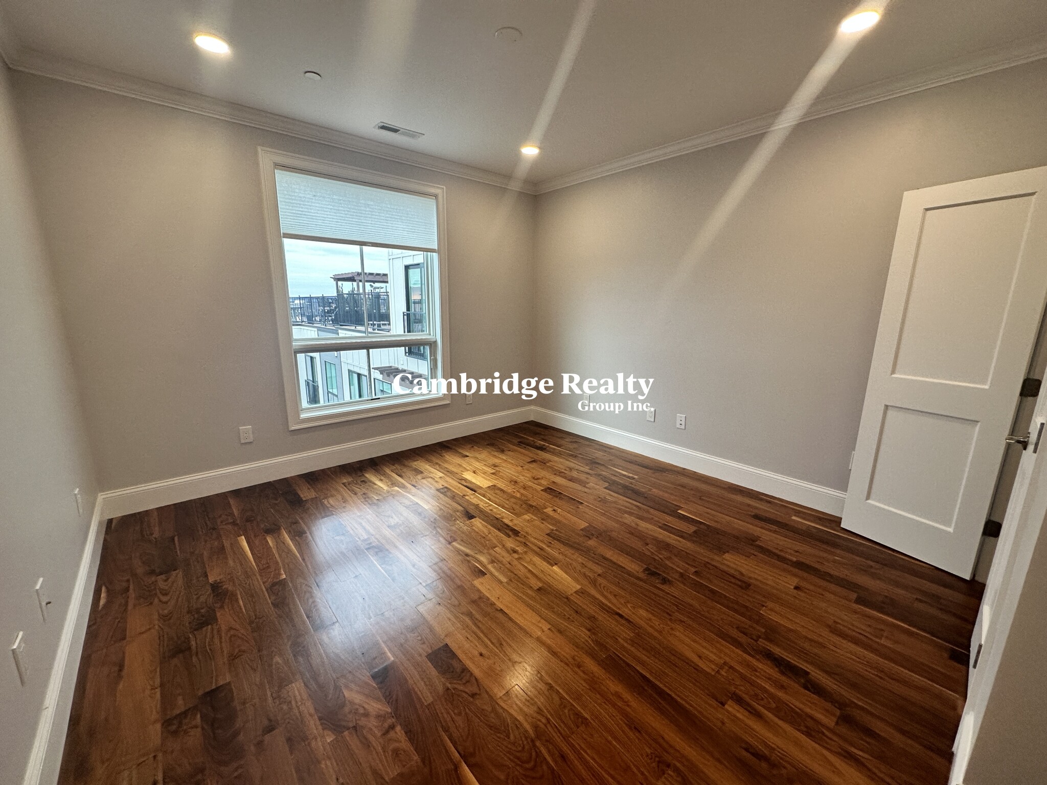 519 Broadway, Magoun Square