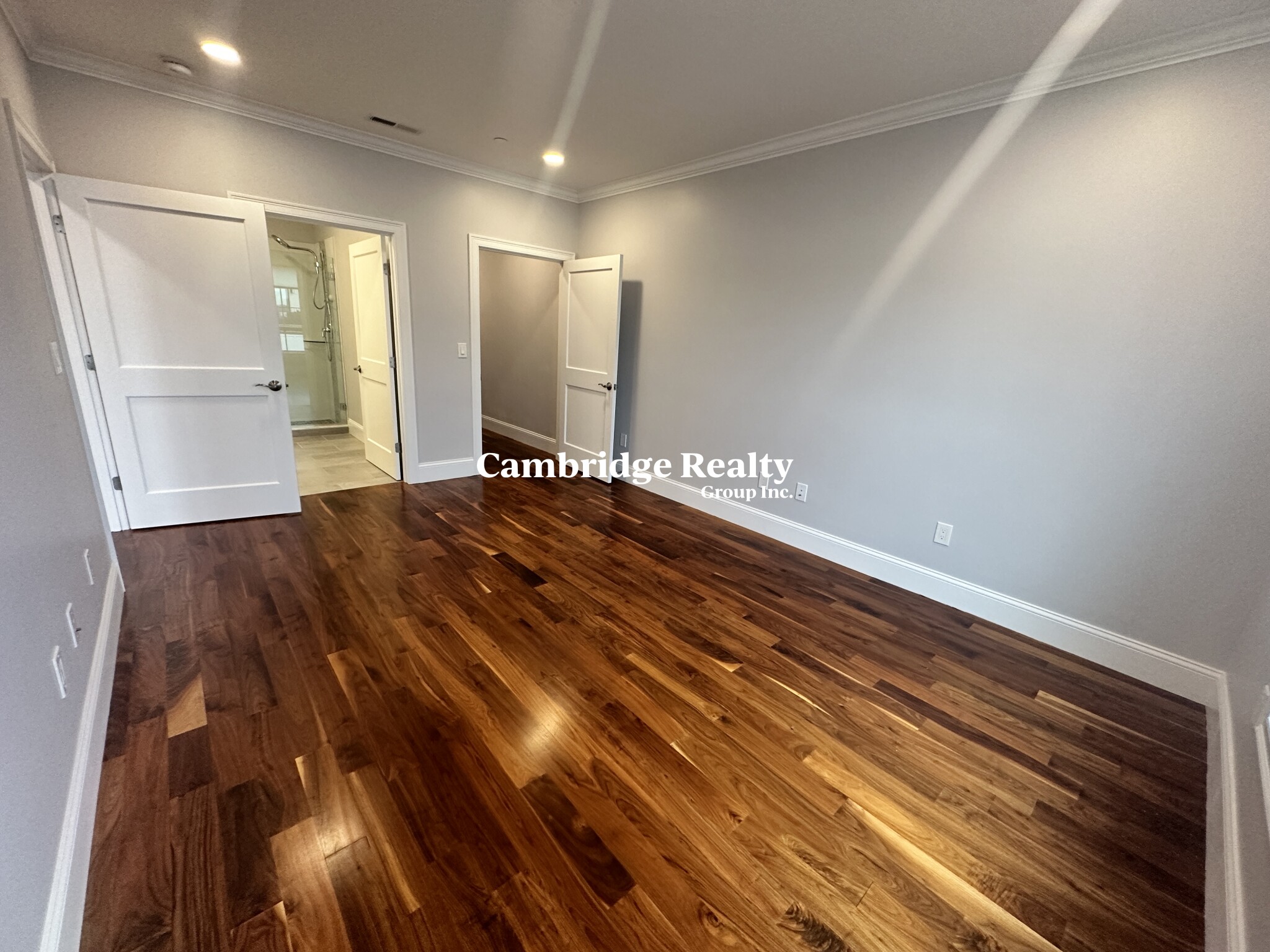 519 Broadway, Magoun Square