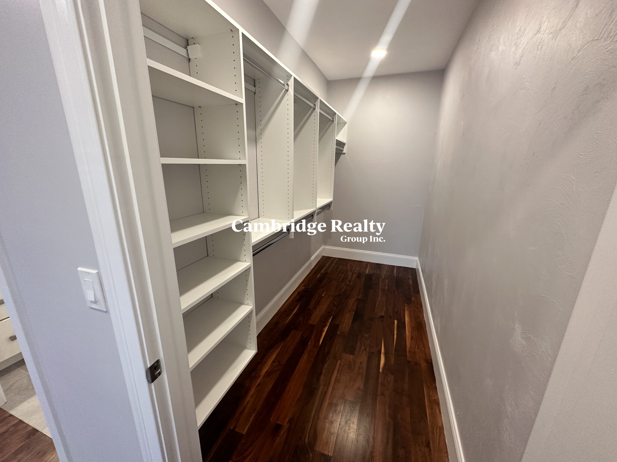 519 Broadway, Magoun Square