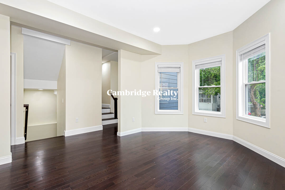 77 Winchester St, Medford