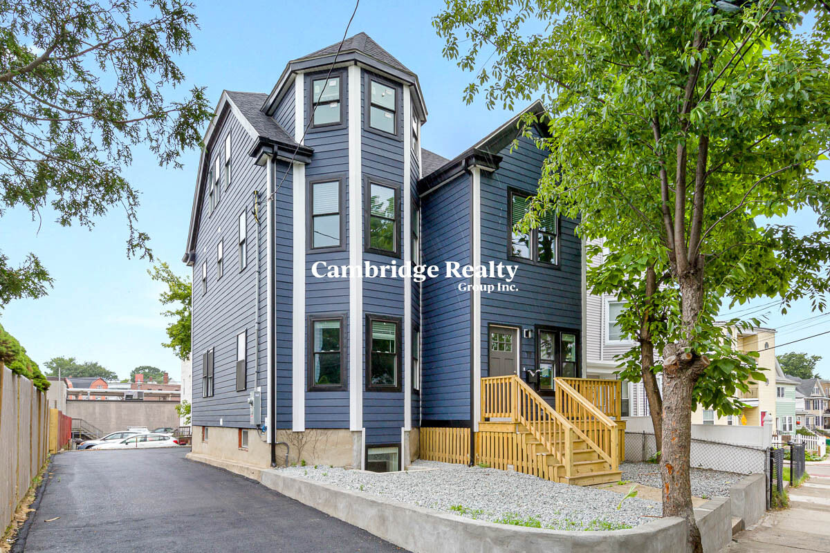 77 Winchester St, Medford