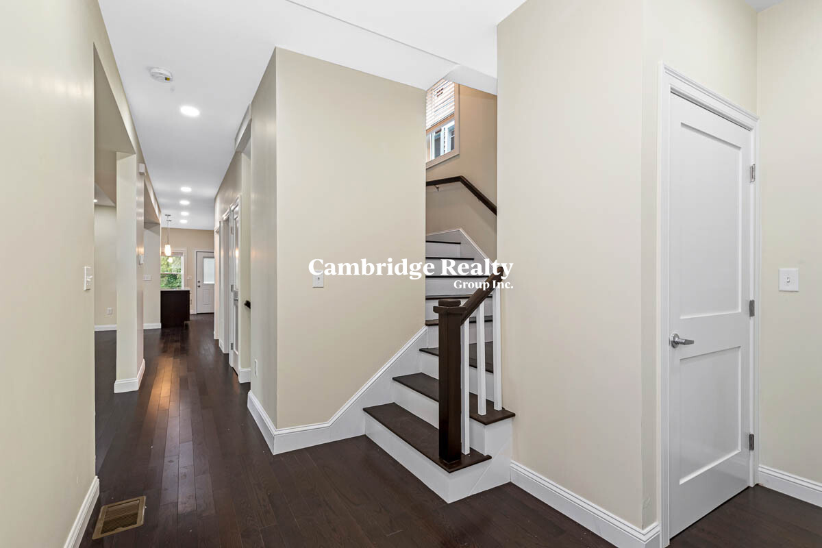 77 Winchester St, Medford