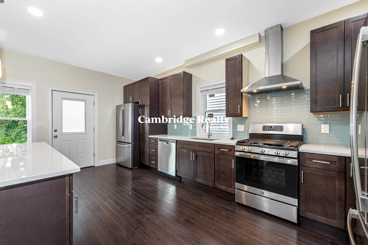 77 Winchester St, Medford