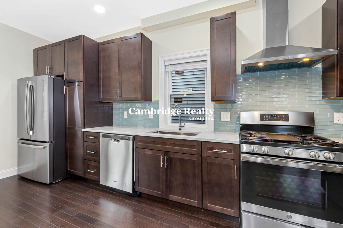 77 Winchester St, Medford