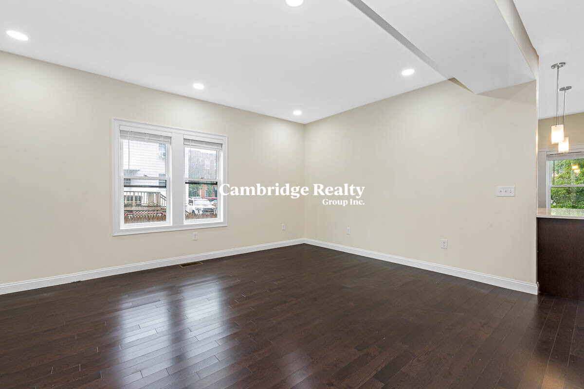 77 Winchester St, Medford