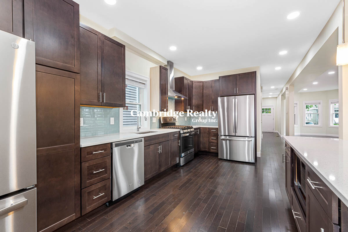 77 Winchester St, Medford