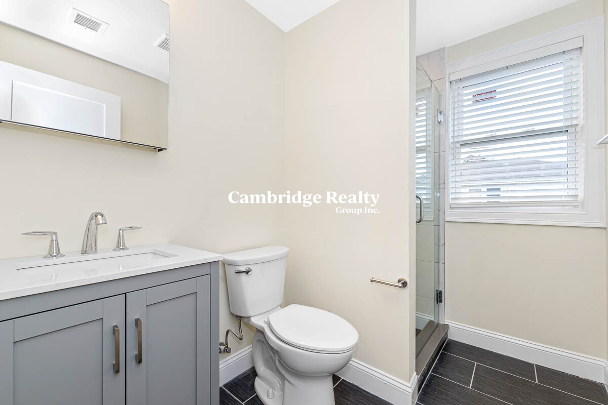 77 Winchester St, Medford