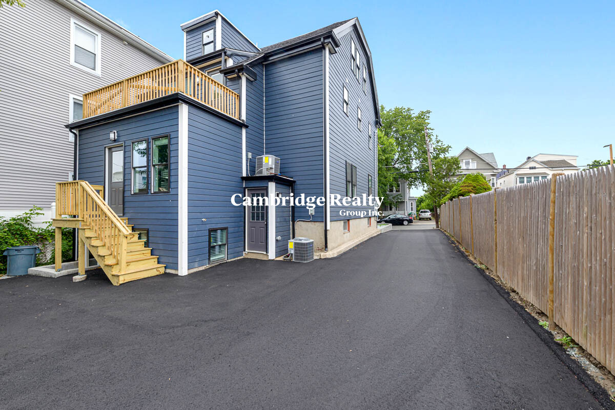 77 Winchester St, Medford