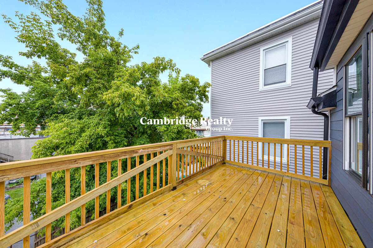 77 Winchester St, Medford