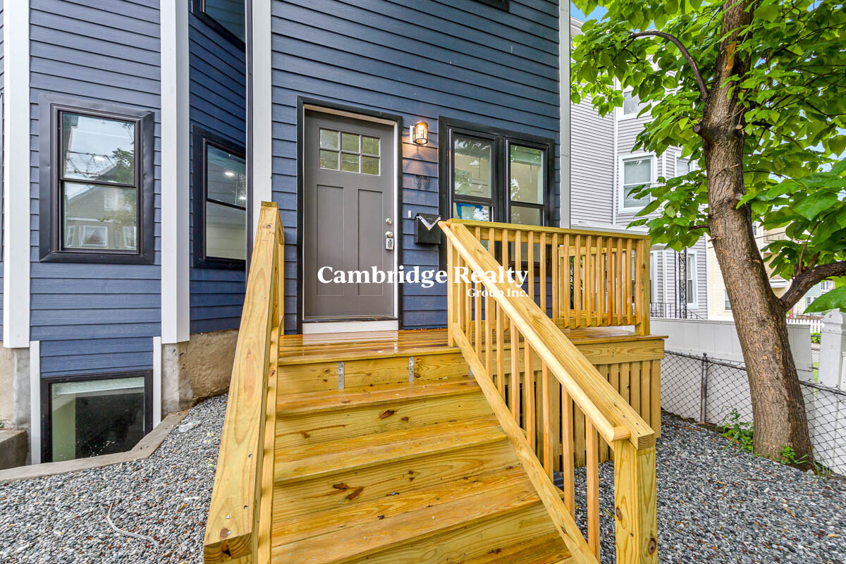 77 Winchester St, Medford