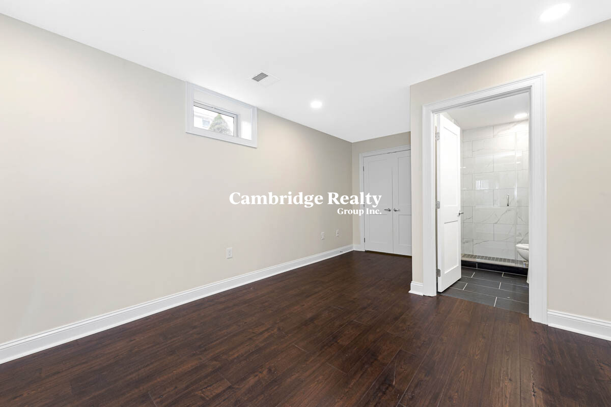 77 Winchester St, Medford