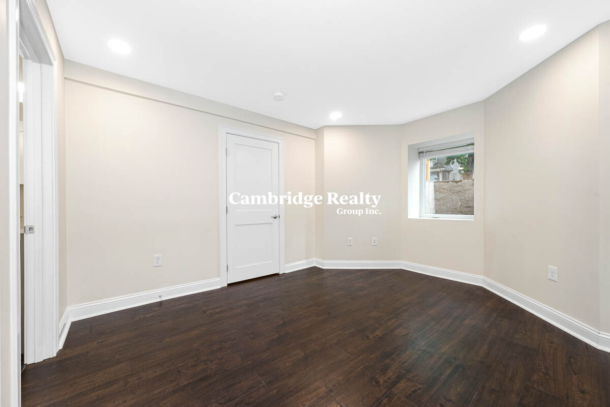 77 Winchester St, Medford