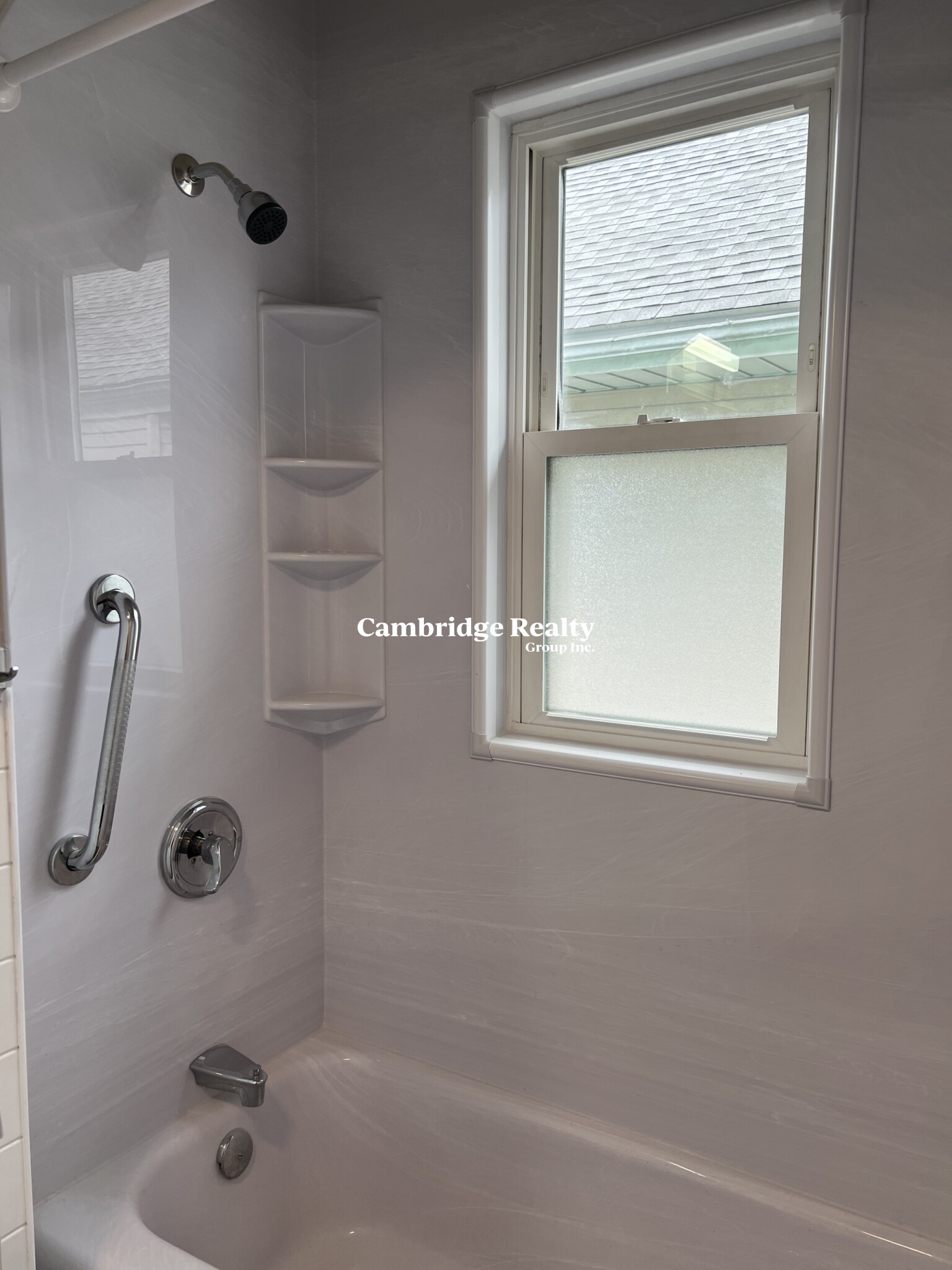 39 Albion St, Medford