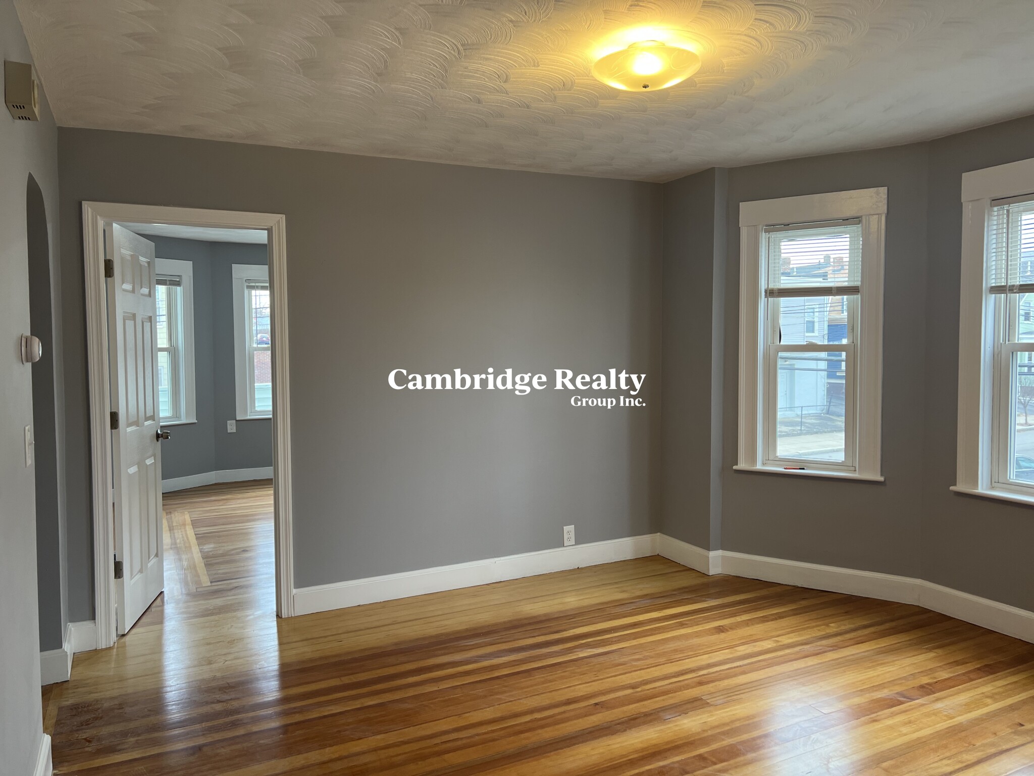 39 Albion St, Medford