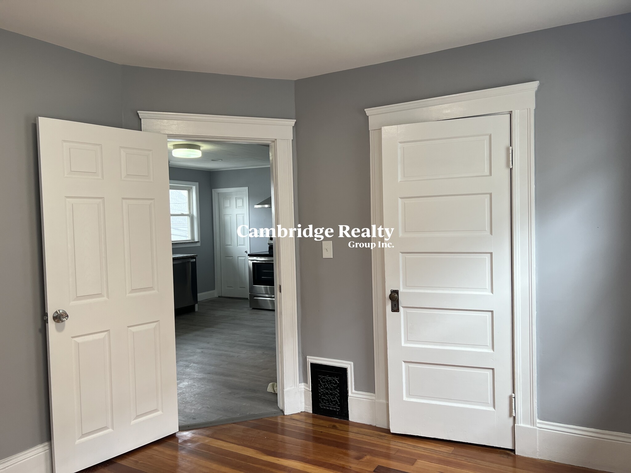 39 Albion St, Medford