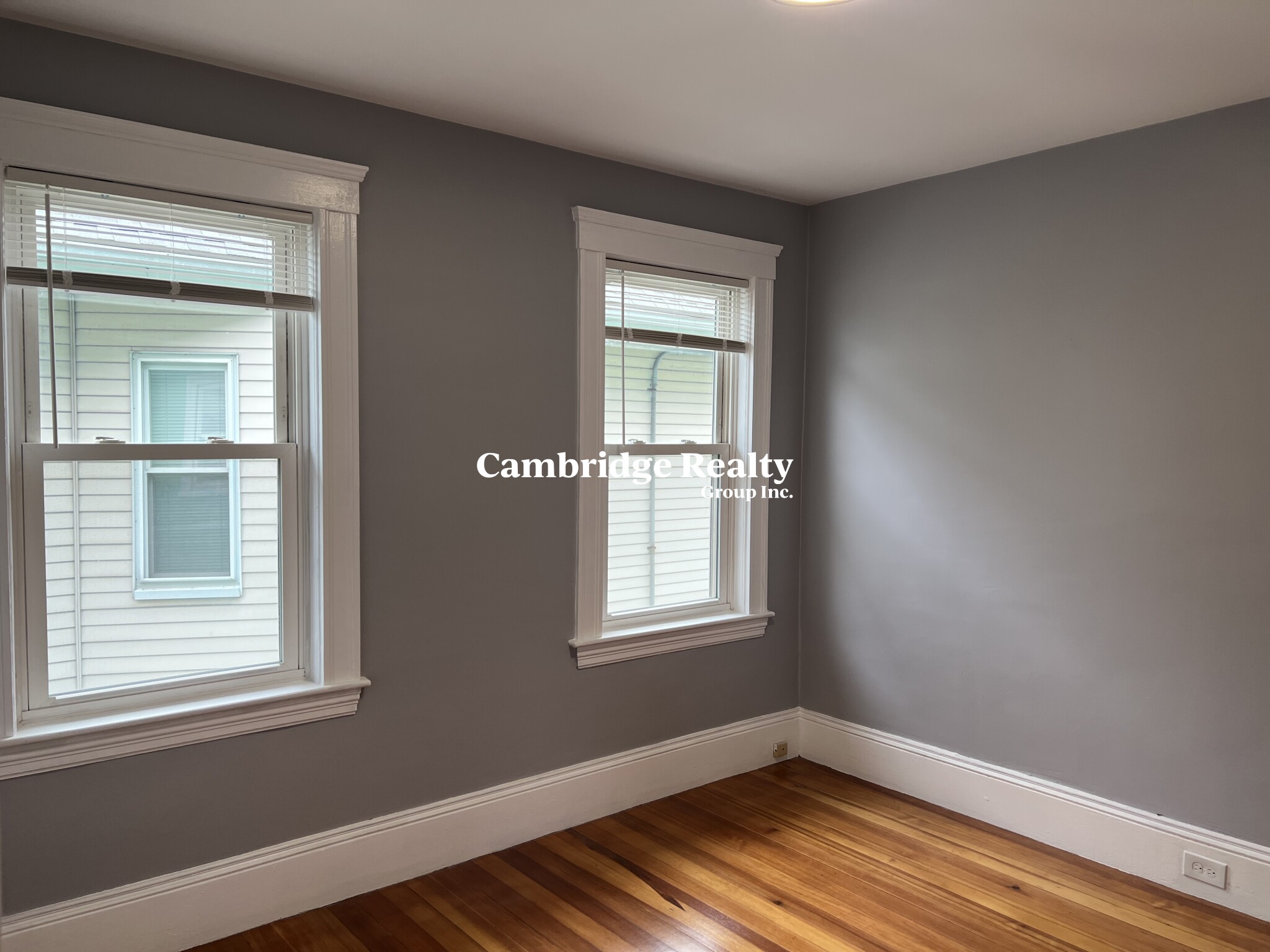 39 Albion St, Medford