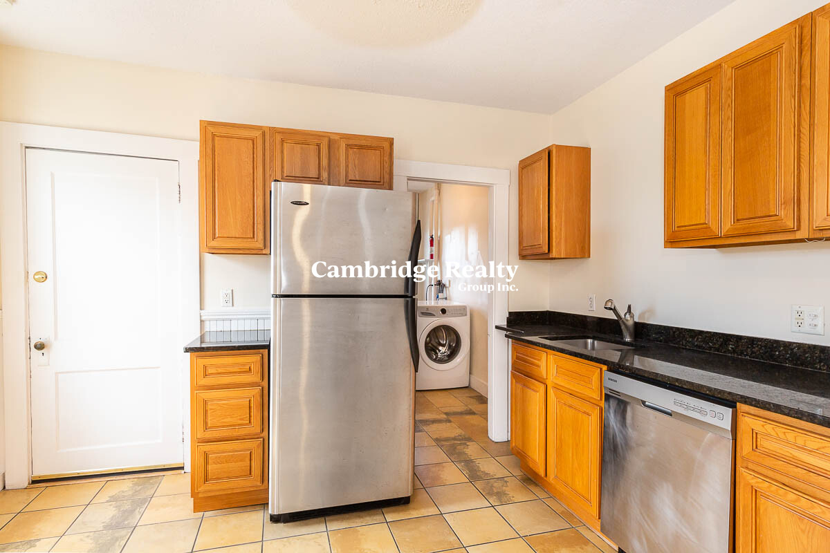 600 Broadway, Magoun Square