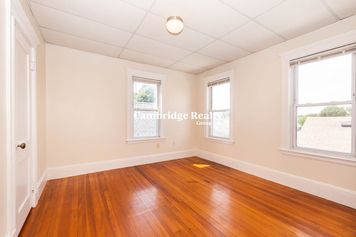 600 Broadway, Magoun Square