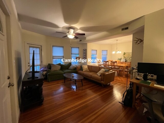 226 Banks St, Huron Village