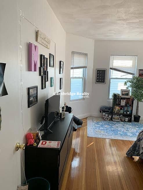 86 Fellsway West, East Somerville