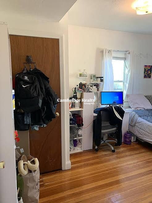 86 Fellsway West, East Somerville