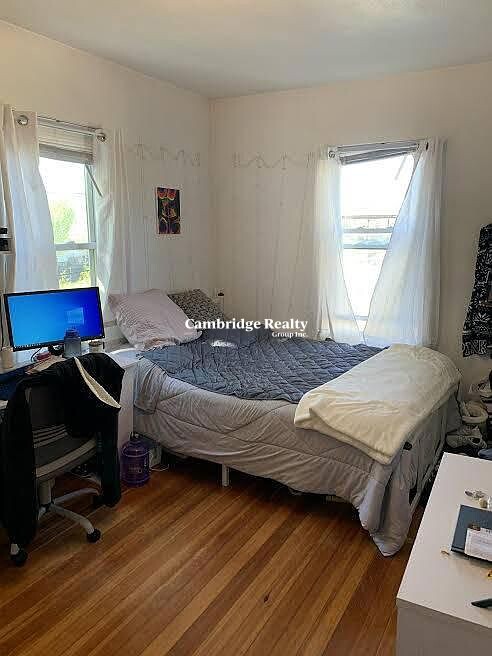 86 Fellsway West, East Somerville