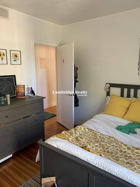 86 Fellsway West, East Somerville