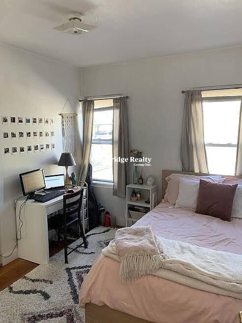 86 Fellsway West, East Somerville