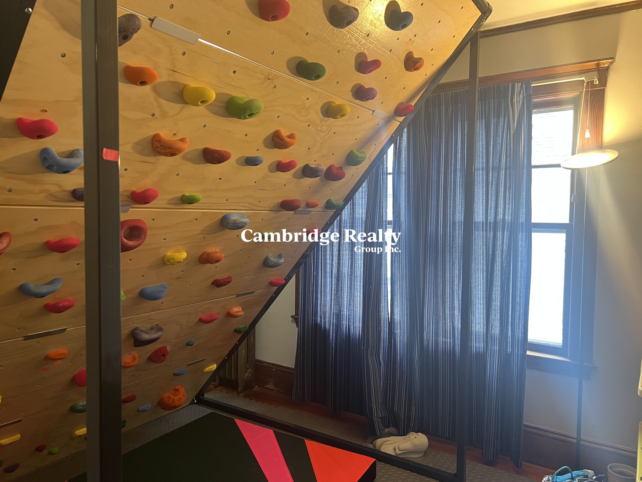 48 Cleveland St, Arlington