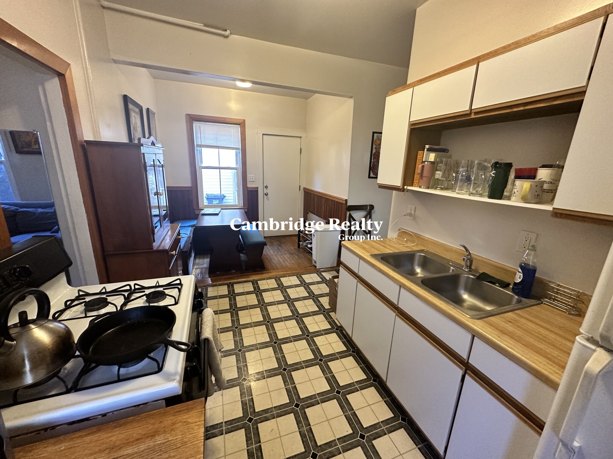 1 Walker Ct, Cambridgeport