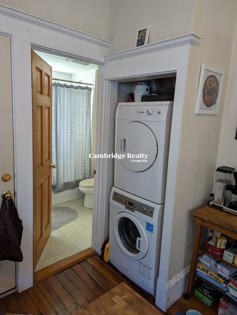 515 Medford St, Magoun Square