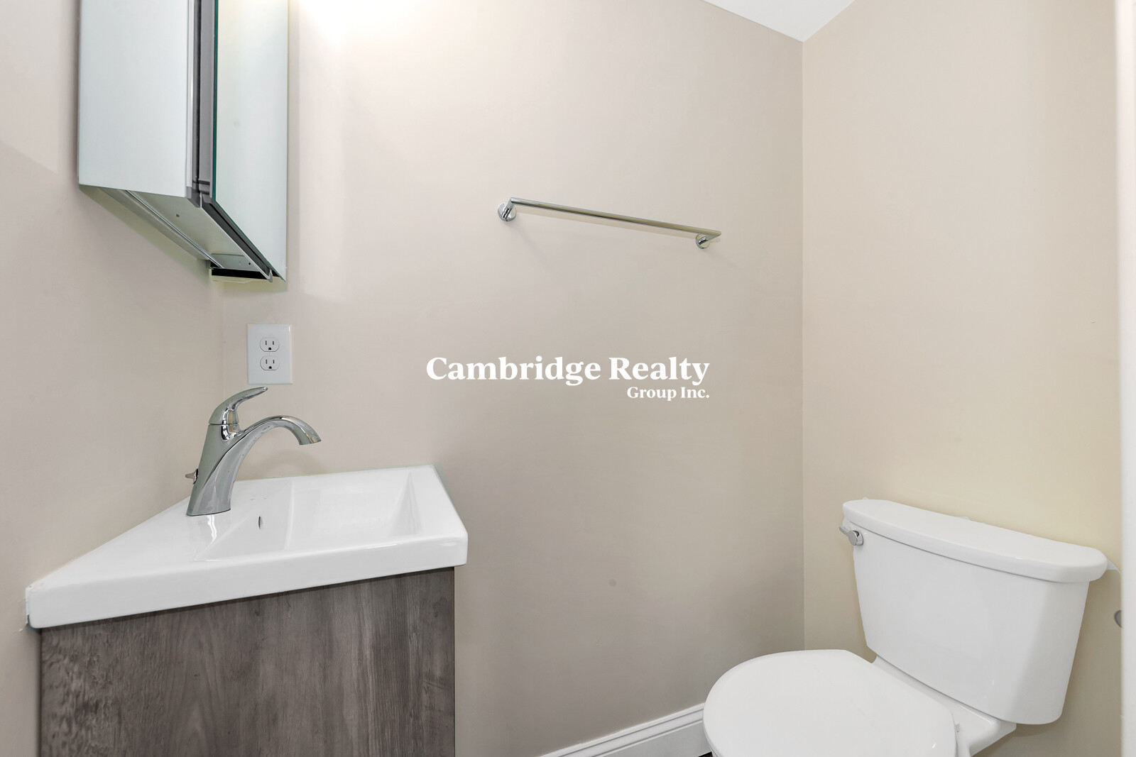 45 Wright Ave, Medford