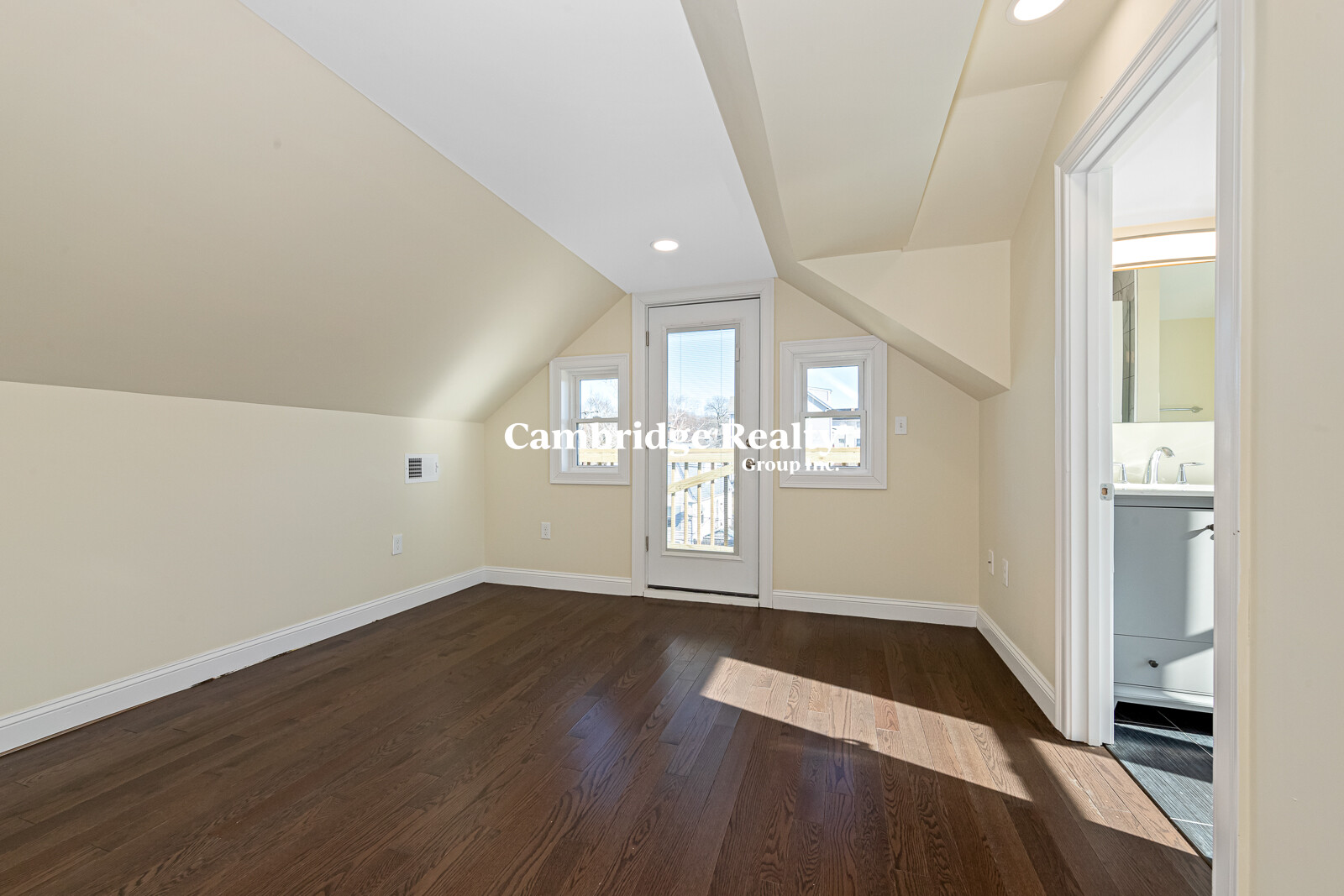 232 Fulton St, Medford