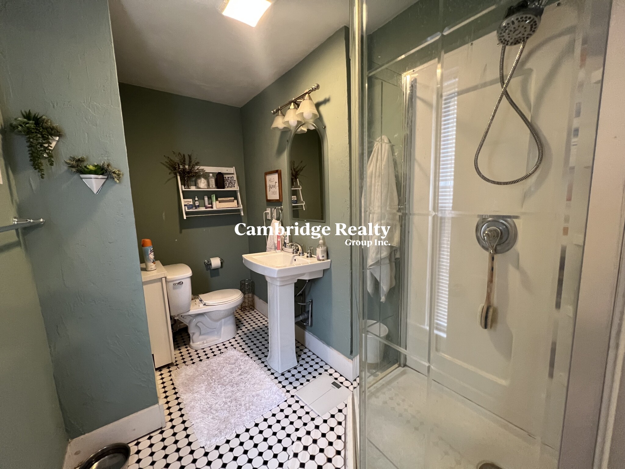 84 Irving St, Davis Square