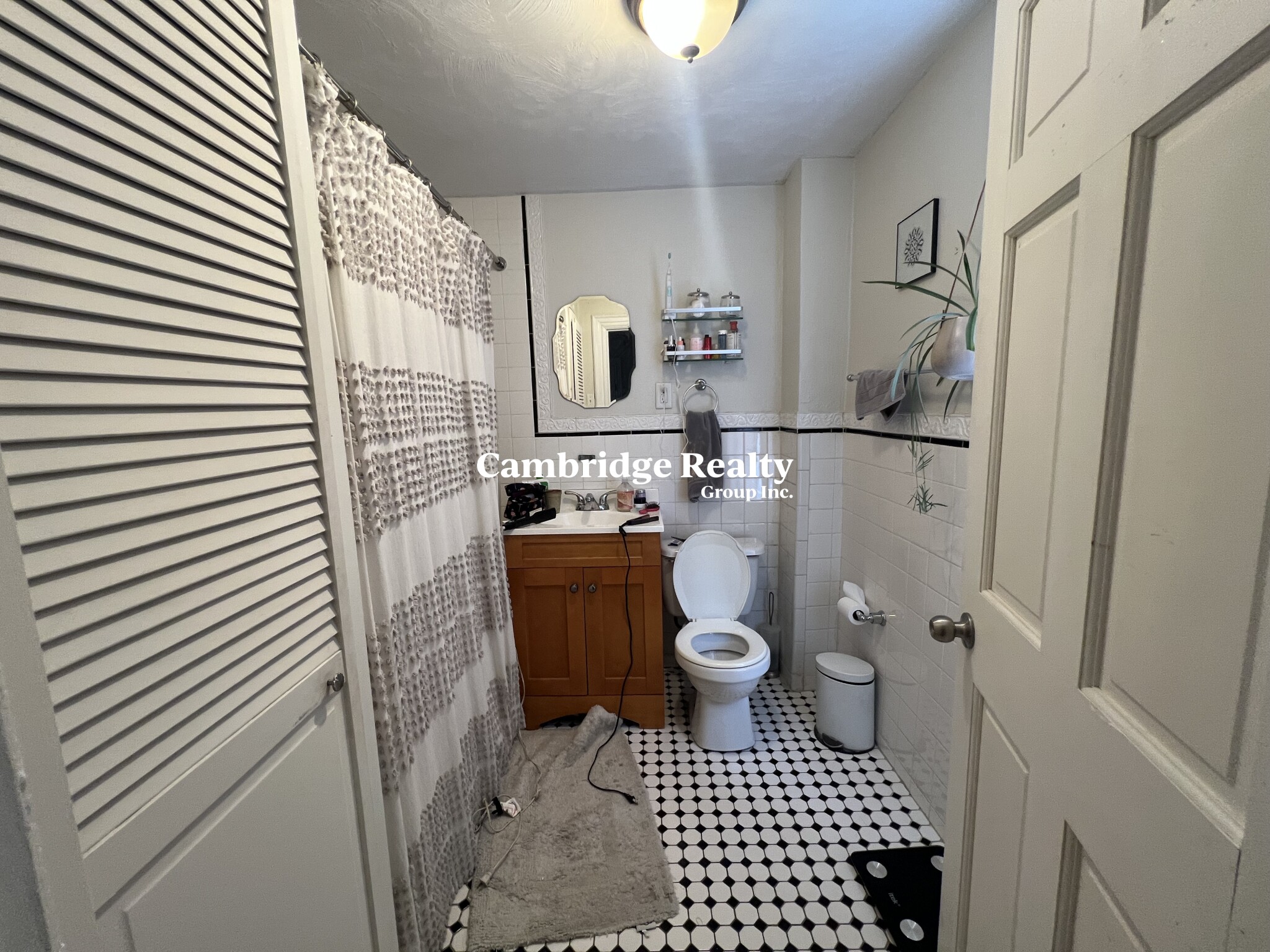 84 Irving St, Davis Square