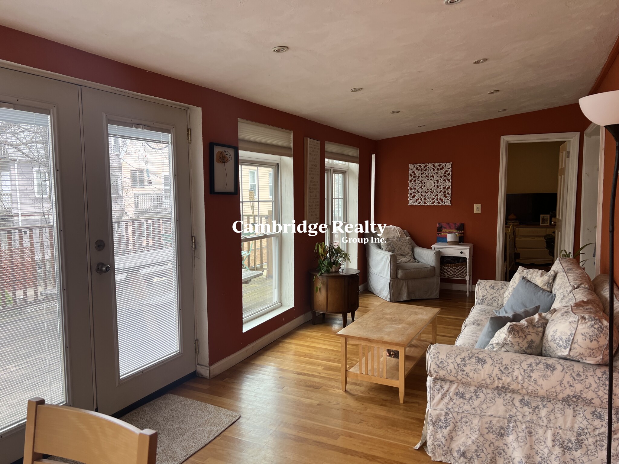 84 Irving St, Davis Square