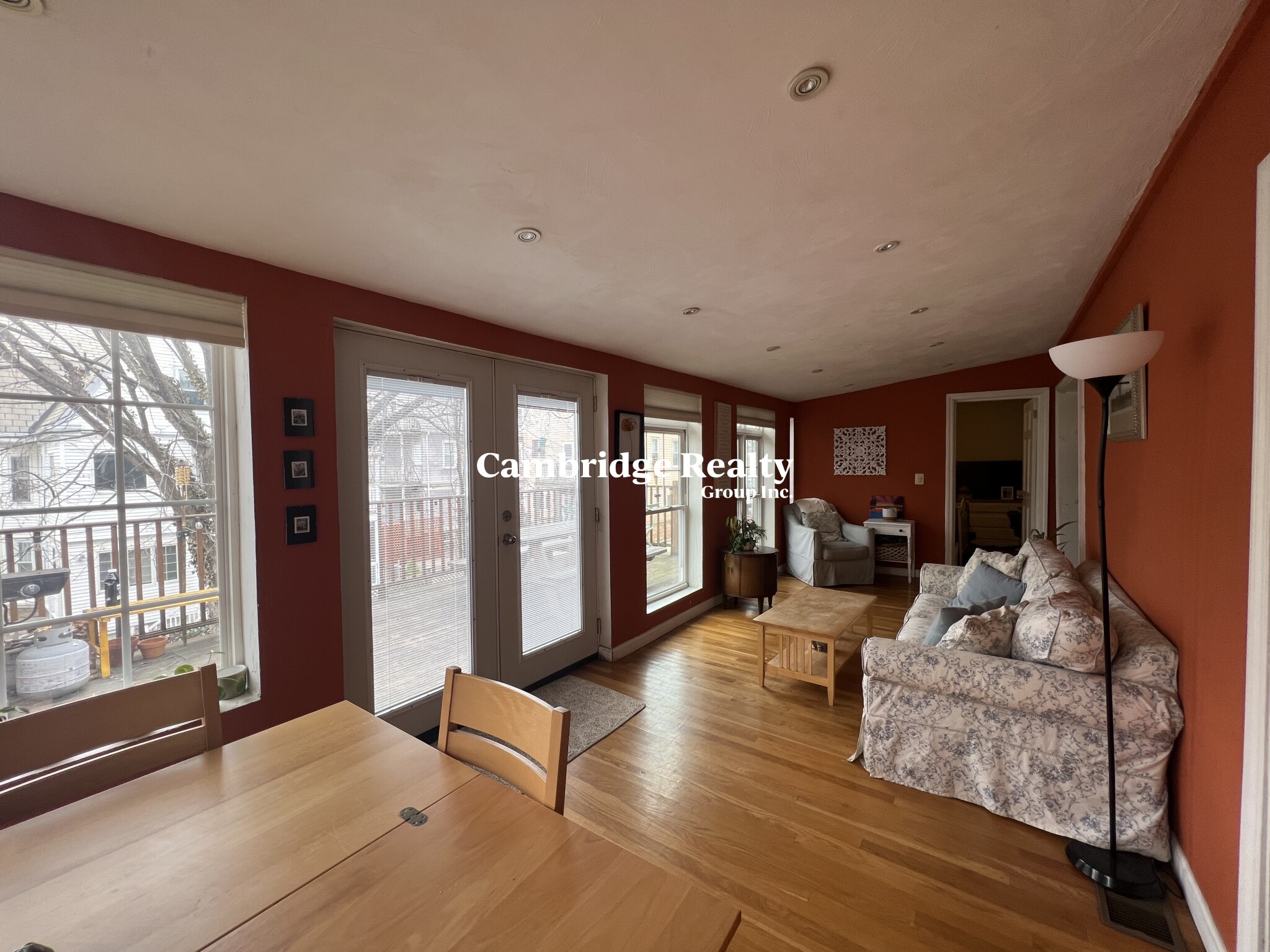 84 Irving St, Davis Square