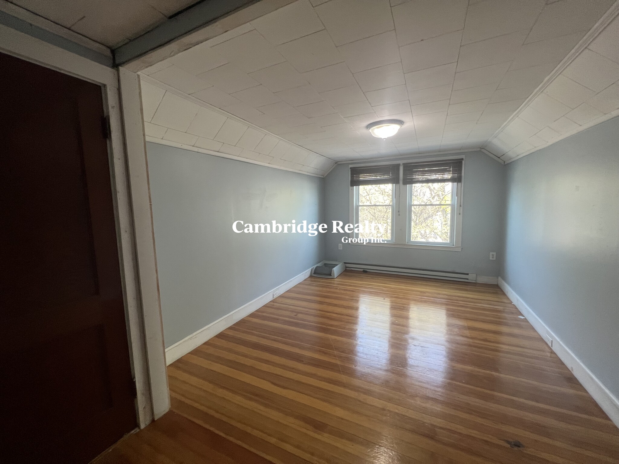 48 Cleveland St, Arlington