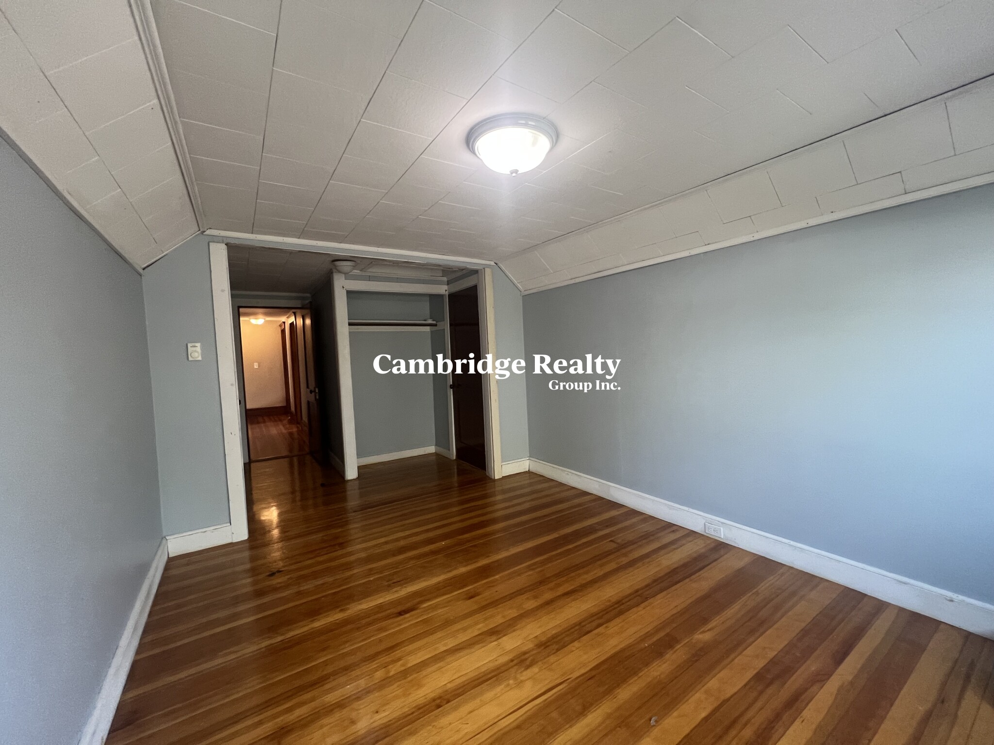 48 Cleveland St, Arlington