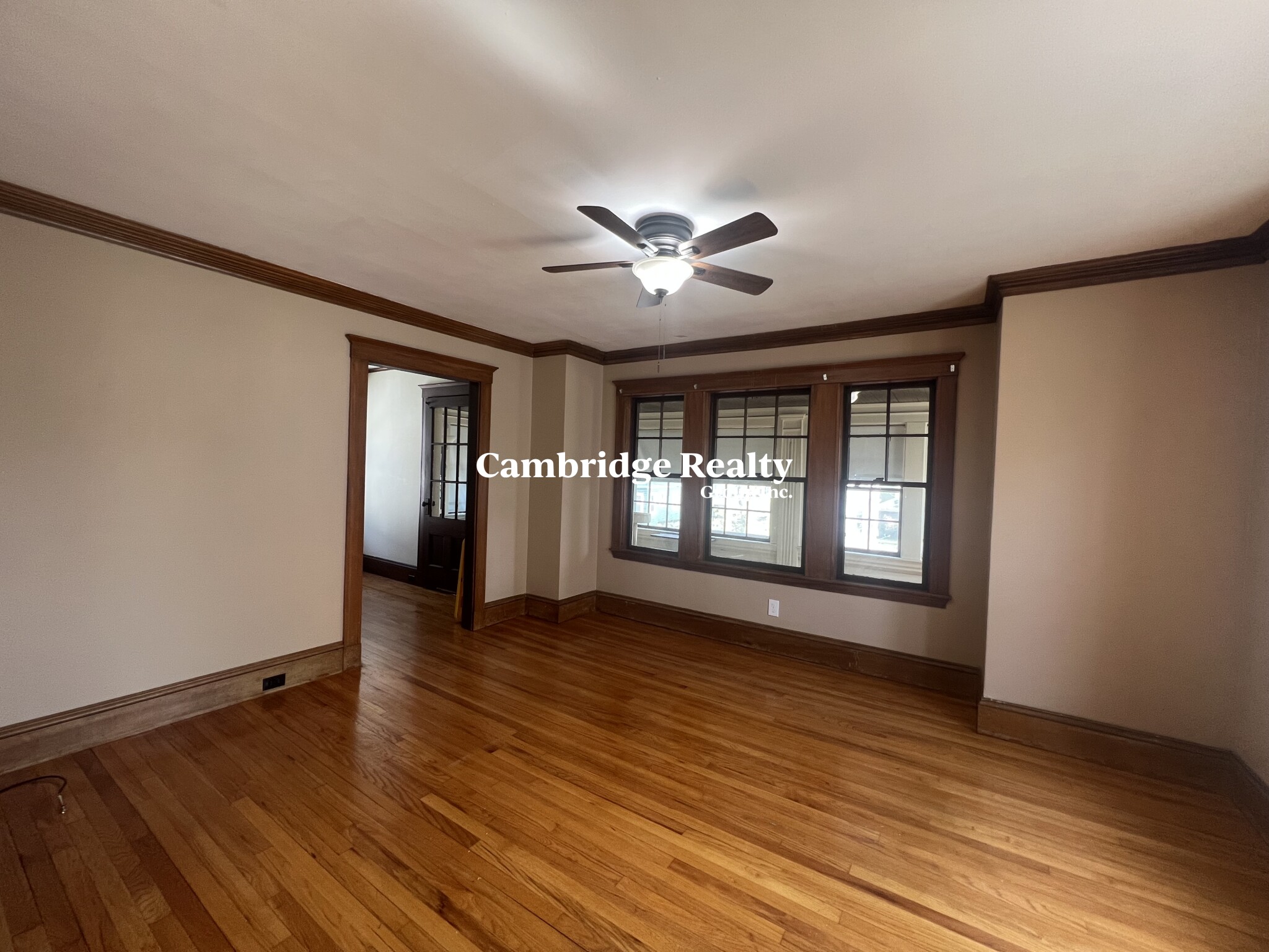 48 Cleveland St, Arlington