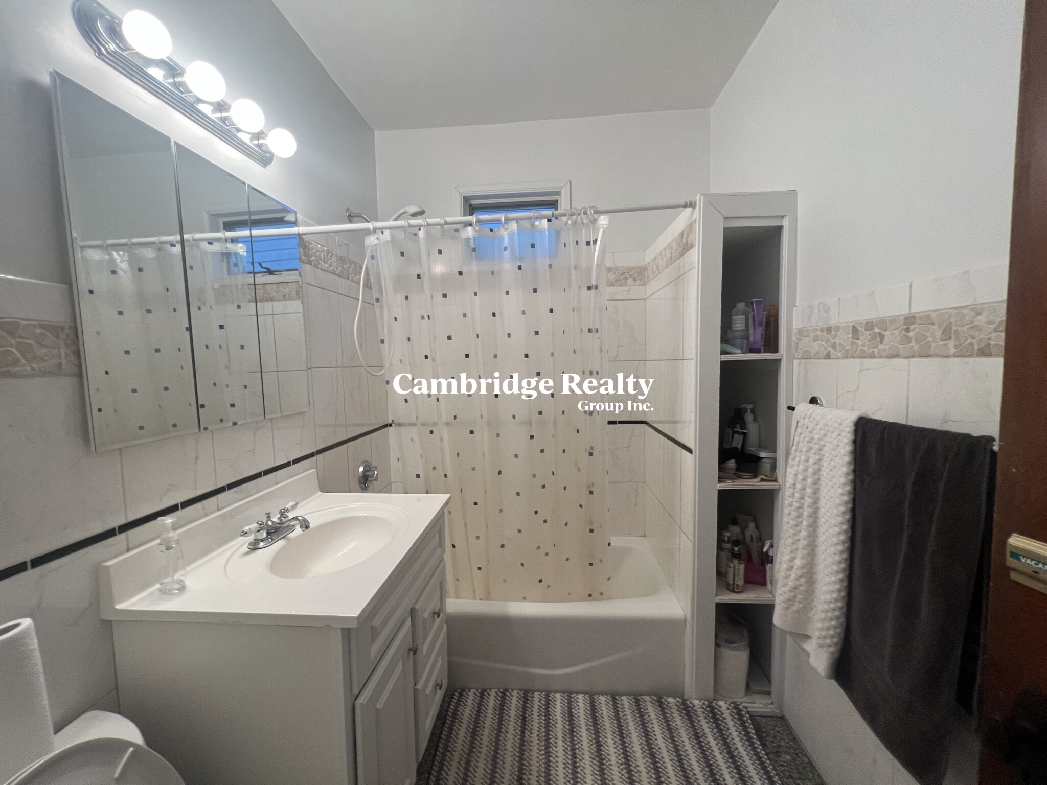 22 Liberty Ave, Davis Square