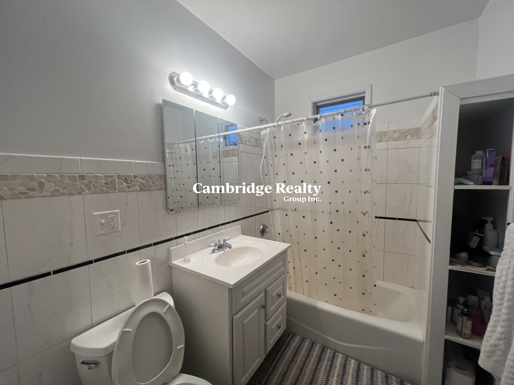 22 Liberty Ave, Davis Square