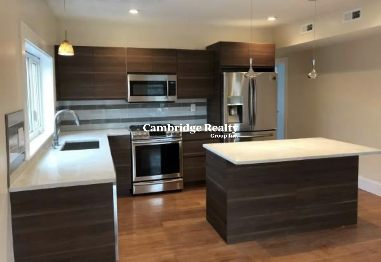 48 Fellsway, East Somerville