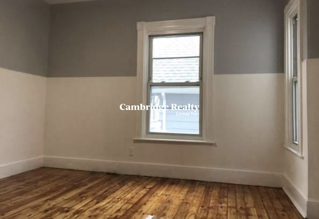 48 Fellsway, East Somerville