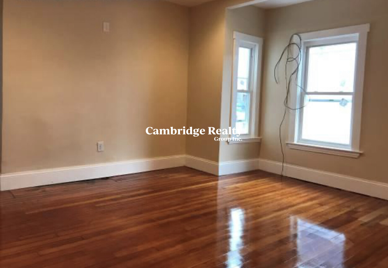 48 Fellsway, East Somerville