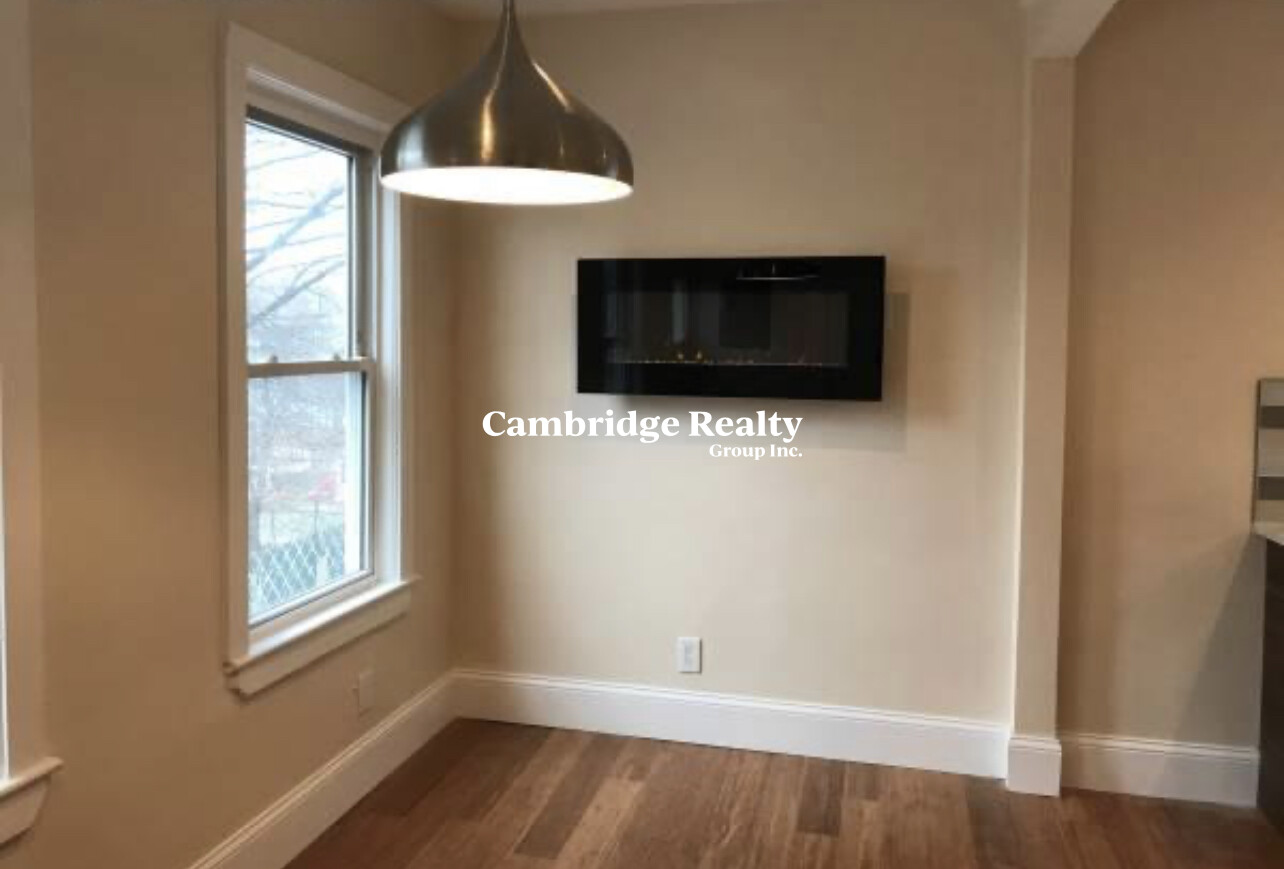 48 Fellsway West, Winter Hill