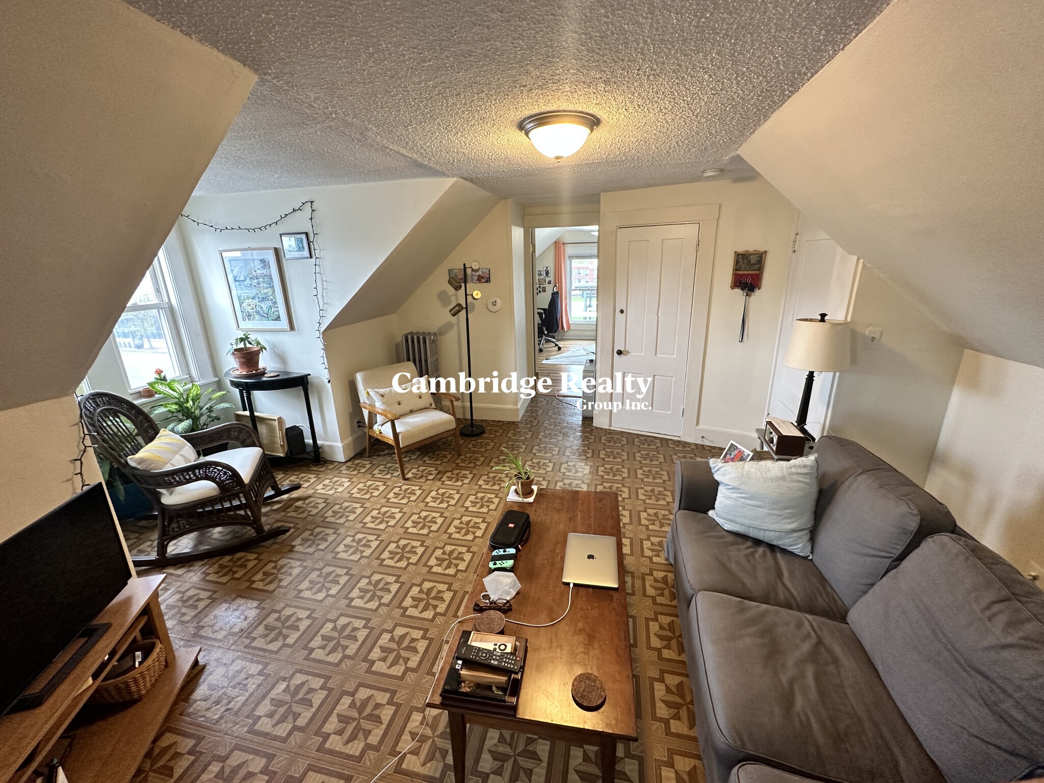 543 Broadway, Magoun Square