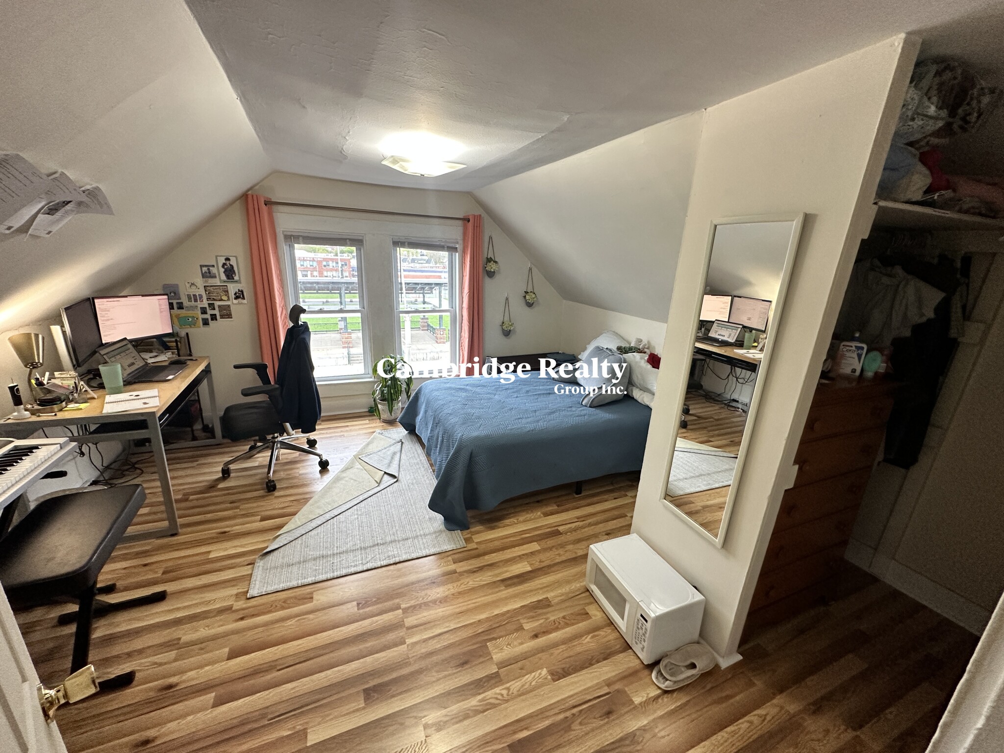 543 Broadway, Magoun Square